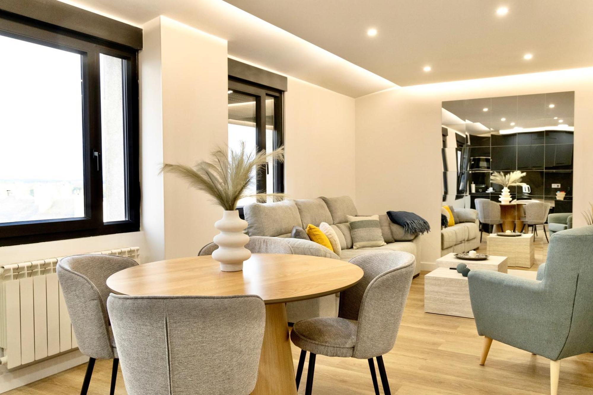 Апартаменты Lucus Skyline & Terrace Луго Экстерьер фото