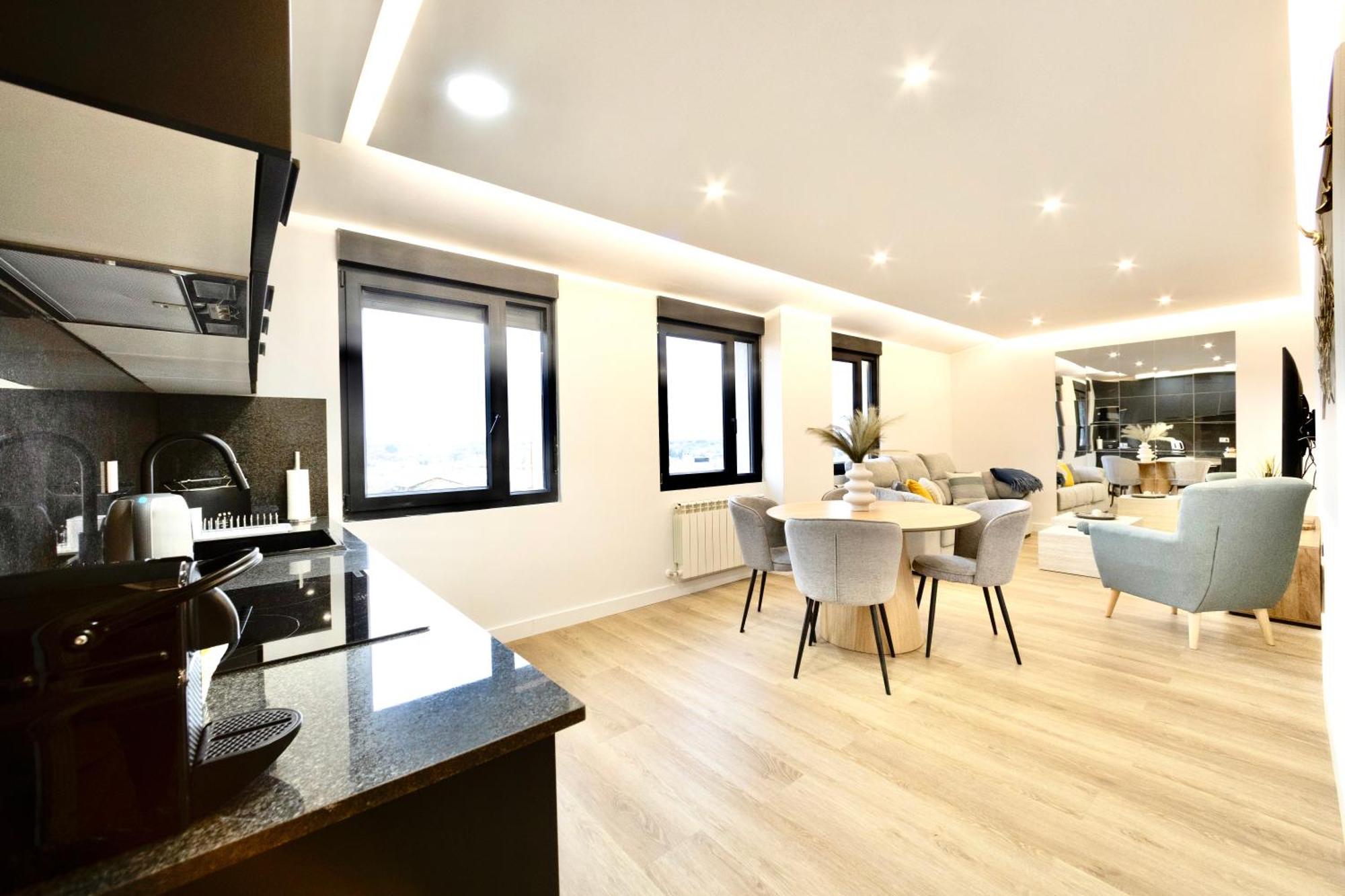 Апартаменты Lucus Skyline & Terrace Луго Экстерьер фото